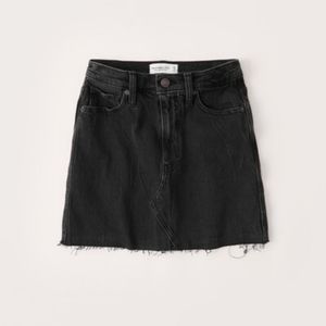 Black Denim Mini Skirt

Washed dark